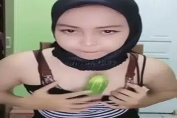 Ukhti Hijab Cantik Live Bersantai Kasur Timun